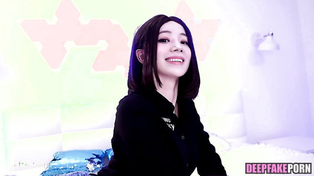 He tore her jeans during adult games // トゥワイス セックスシーン Dahyun real fake [PREMIUM]